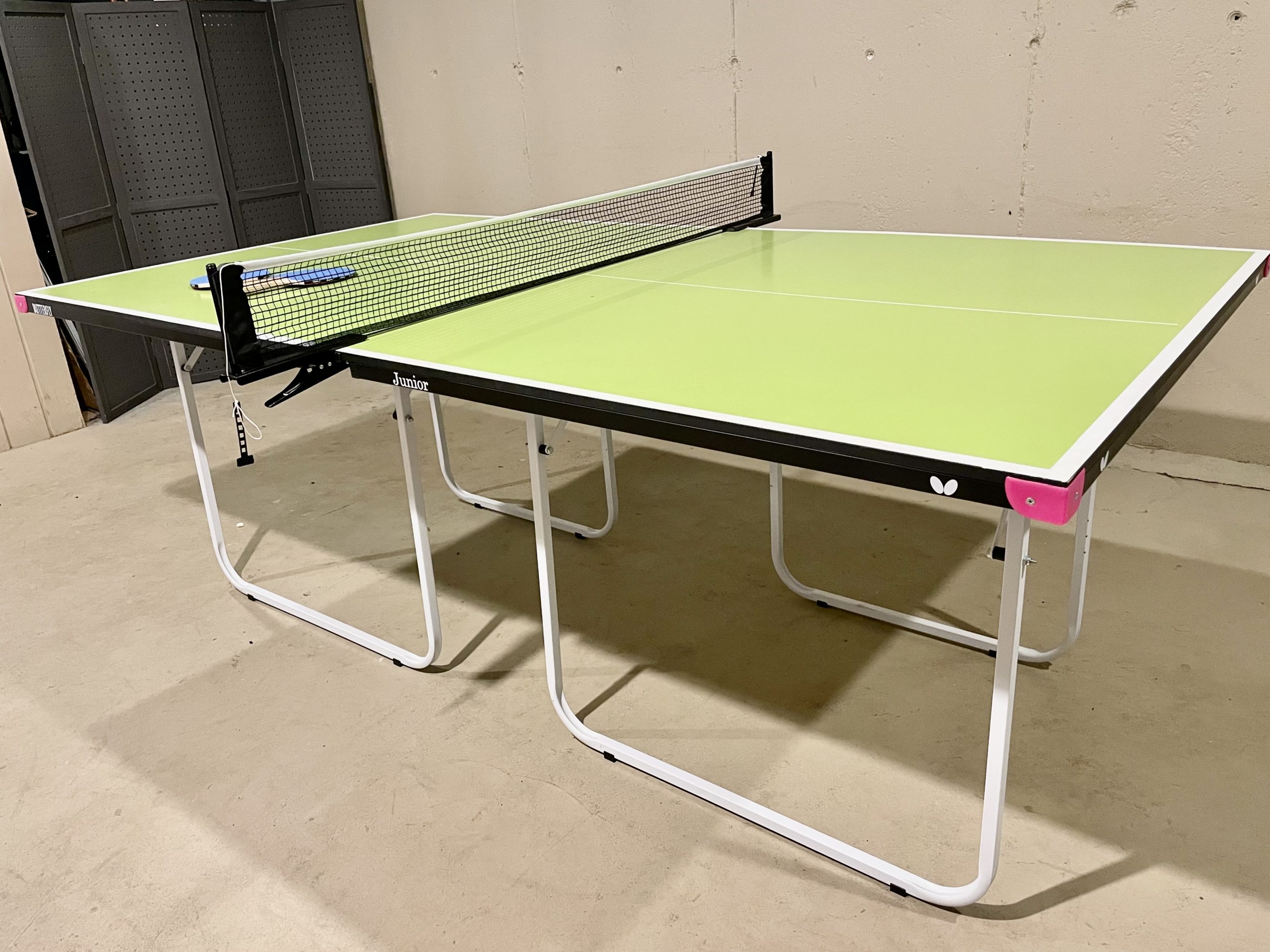 Ping pong table